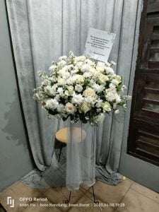 Standing Flowers 04